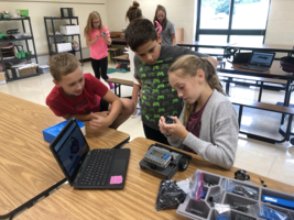 6th Grade TAG Students Explore Robotics